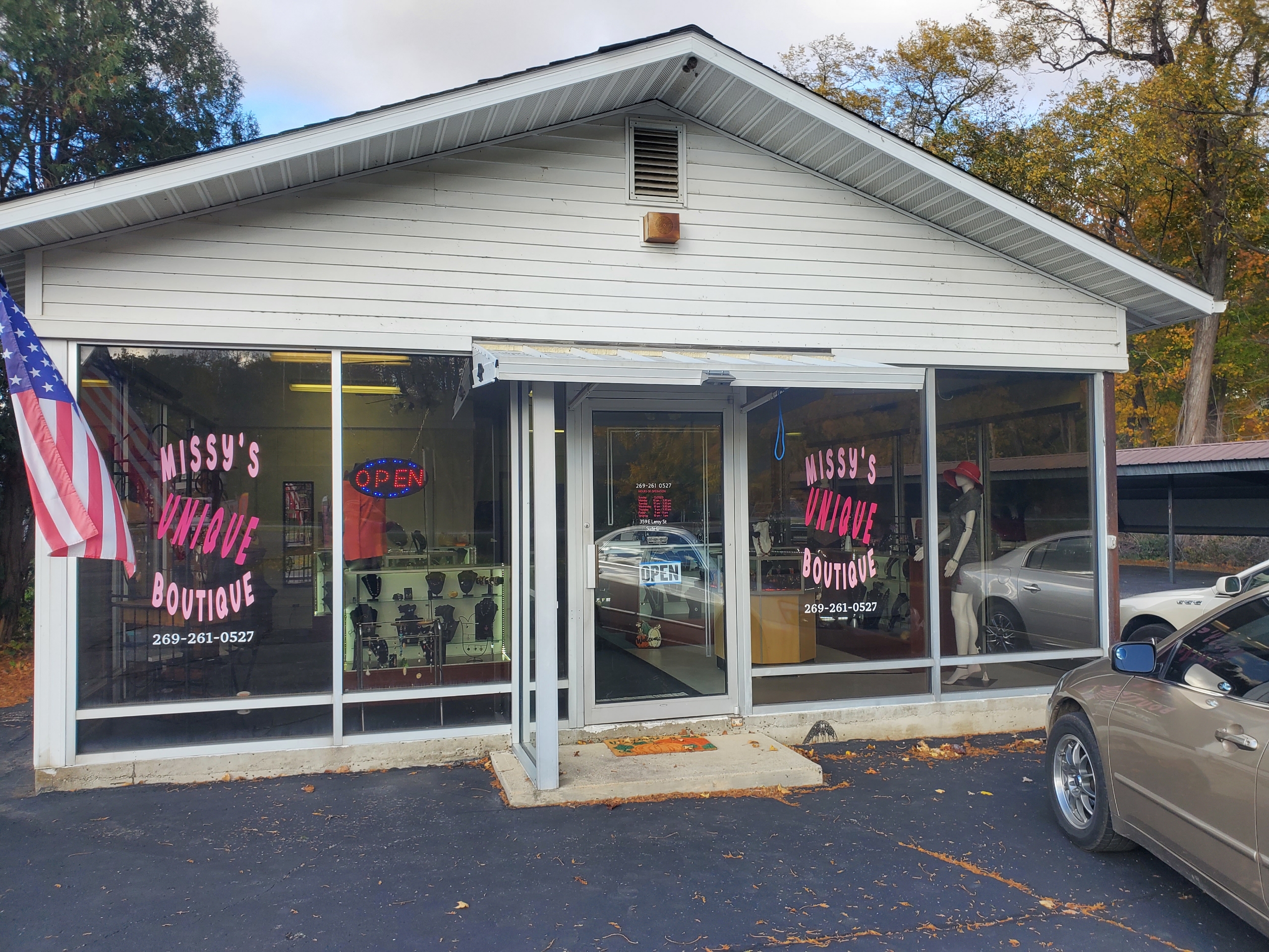 Missy's Unique Boutique storefront